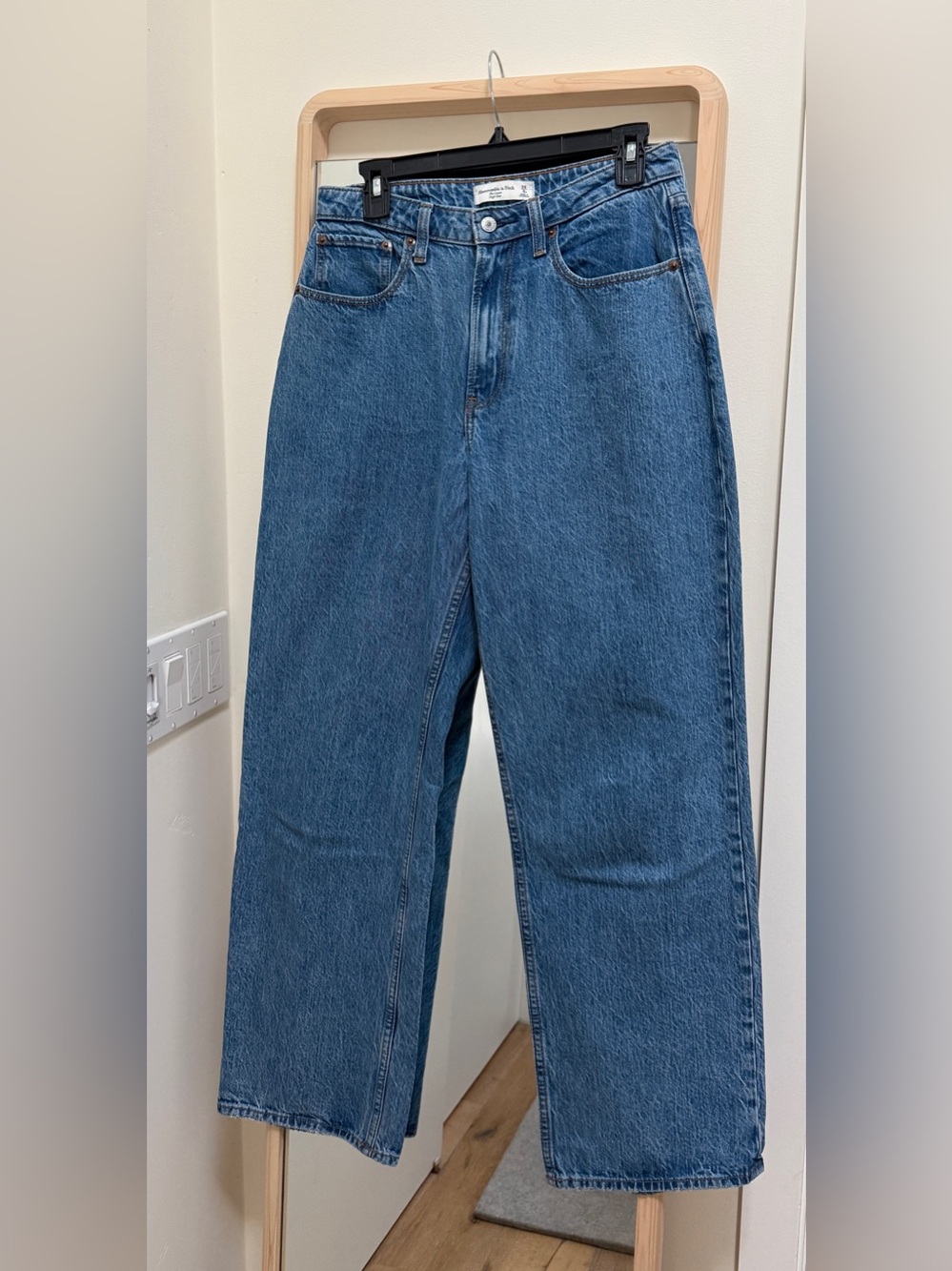 Abercrombie & Fitch High-Rise The Loose Jeans - Curve Love